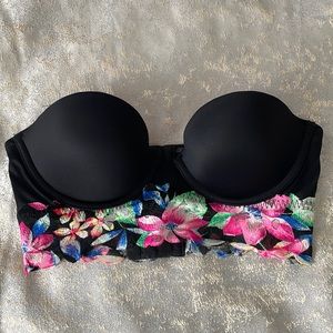 Size 34 A strapless bustier